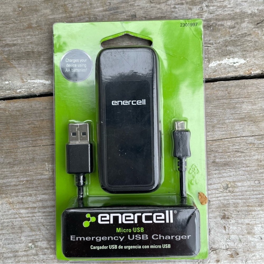 Enercell cell phone camera MP3 USB charger